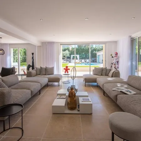 In Great Location - Saint-tropez !